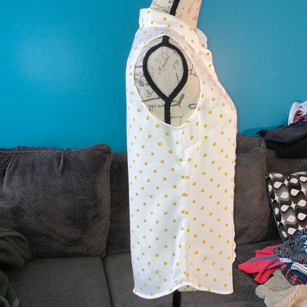 🔹4 for $30 Banana Republic Classic Fit Sleeveless Button Down Blouse, XS - Image 2