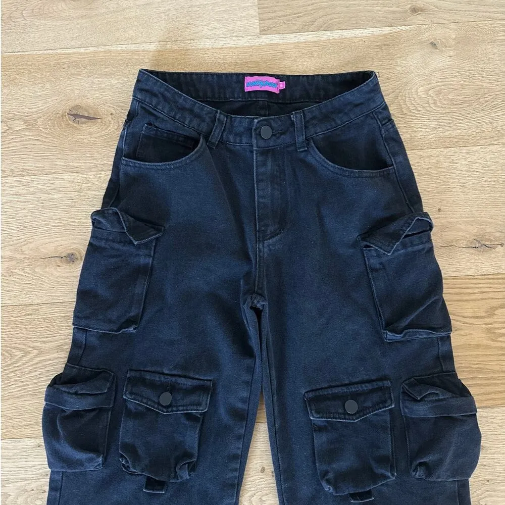 Edikted - Oversized Boyfriend Cargo Jeans in Black - Image 2