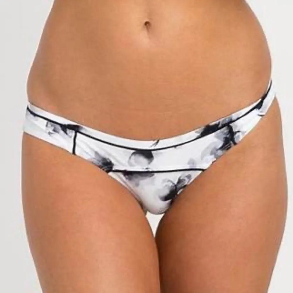 🔥RVCA Fading Petals Cheeky Bikini Bottom🔥~med - Image 5