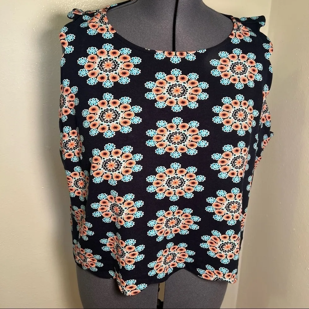 Crown & Ivy Blouse Navy Coral Floral Scallop Hem - Image 2