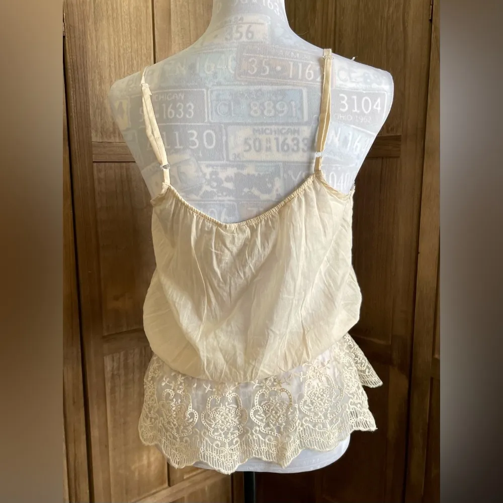 NWT Gimmicks by BKE Boho Embroidered Lace Peplum Top - Image 6