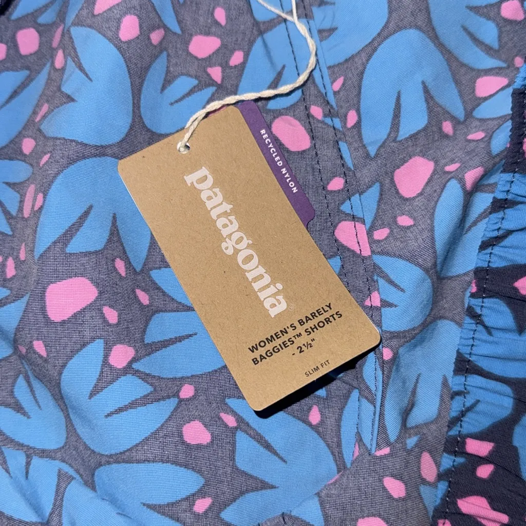 Patagonia shorts Barely Baggies shorts 2.5” inseam elastic waist pockets nylon - Image 7