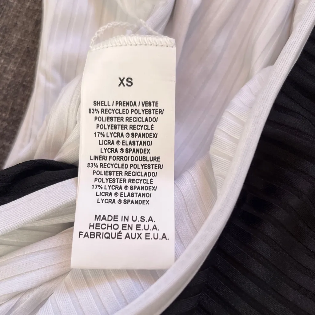 Vitamin A Black and White "Reese" Reversible Swimsuit Size XS New with tags - Image 9