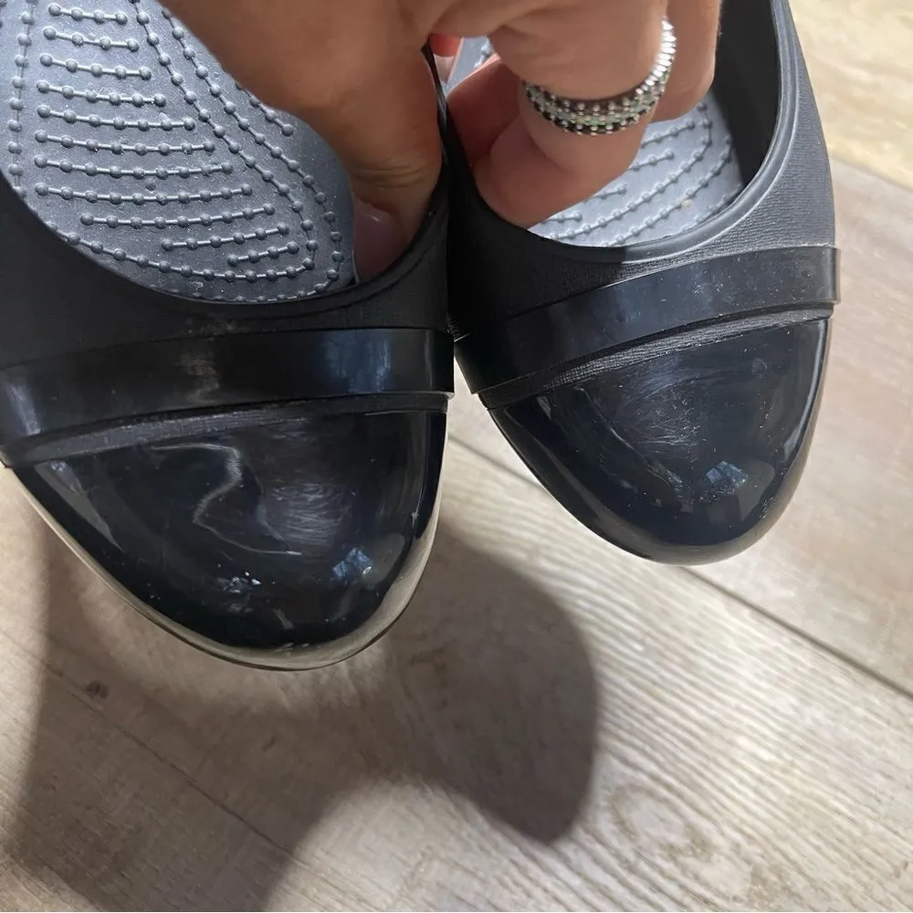 Crocs Flats Womens Size 8 Black Patent Shiny Cap Toe Ballet Slip On Shoes 12300 - Image 2