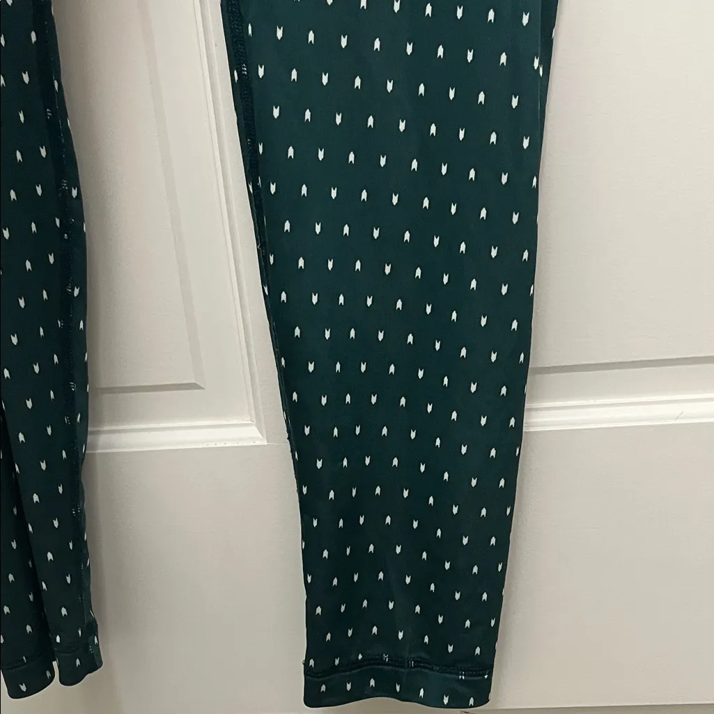 Lands' End Dark Emerald Green w/ Arrows Pattern Leggings - Image 7
