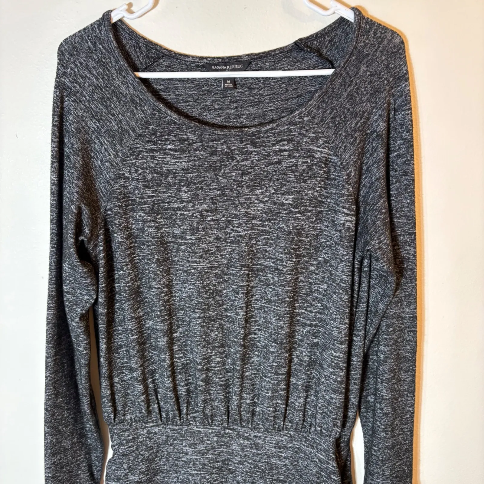 Banana Republic Knit Sweater Dress Charcoal Gray Elastic Waist‎ Size Medium - Image 2