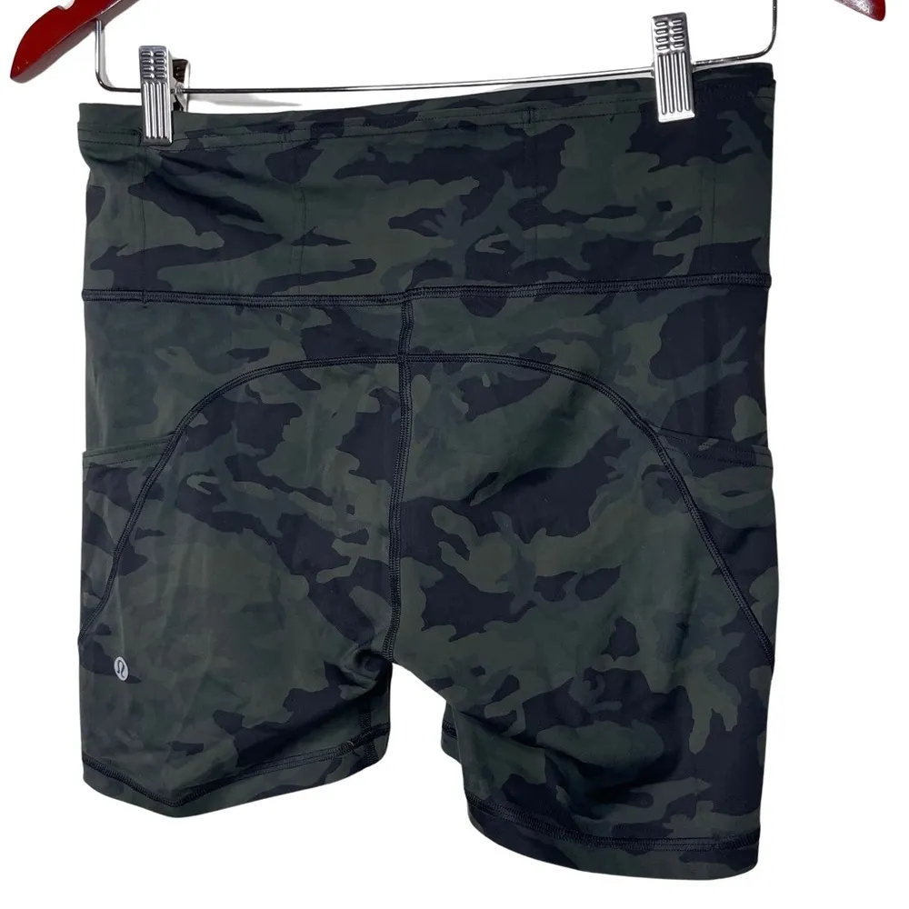 Lululemon Fast and Free HR Shorts in  Incognito Camo Multi Gator Green sz 8 - Image 2
