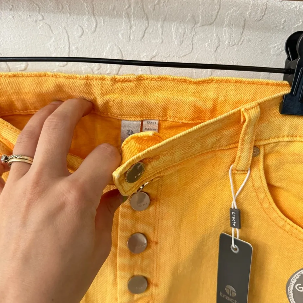 Tractr Marigold Yellow High Rise Slim Button Front Thigh Slit Denim Shorts 12/31 - Image 4