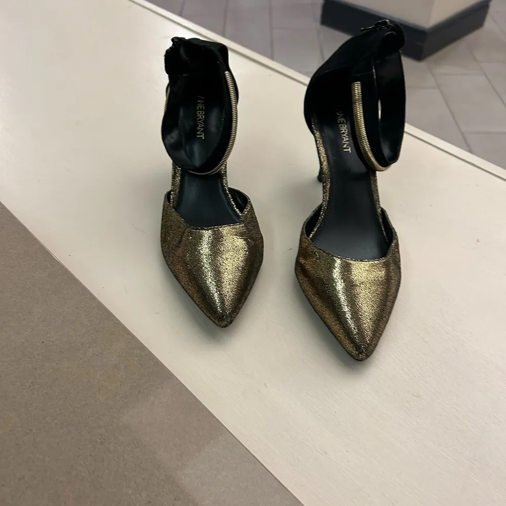 Lane Bryant Black and Gold Slingback Heels 10 W - Image 2