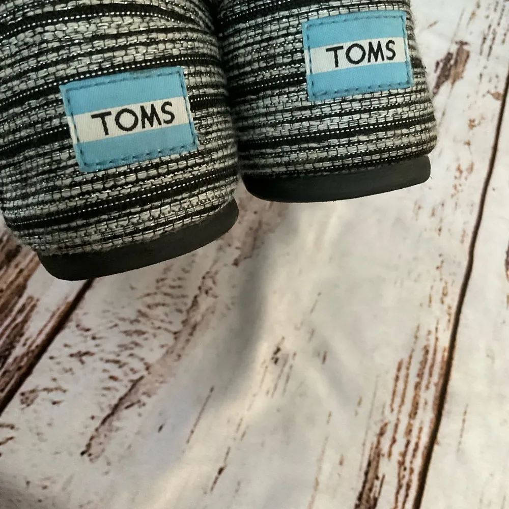 BLACK WHITE SILVER METALLIC SLIP ONS - Image 5