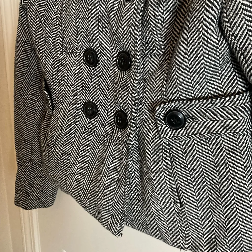 Last Kiss black and white herringbone pattern peacoat-style jacket size L - Image 4