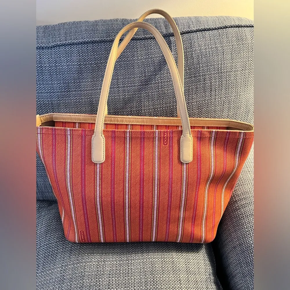 Coach Vintage Striped Orange& Pink Tote Bag with tan leather handles. Zip top, - Image 3