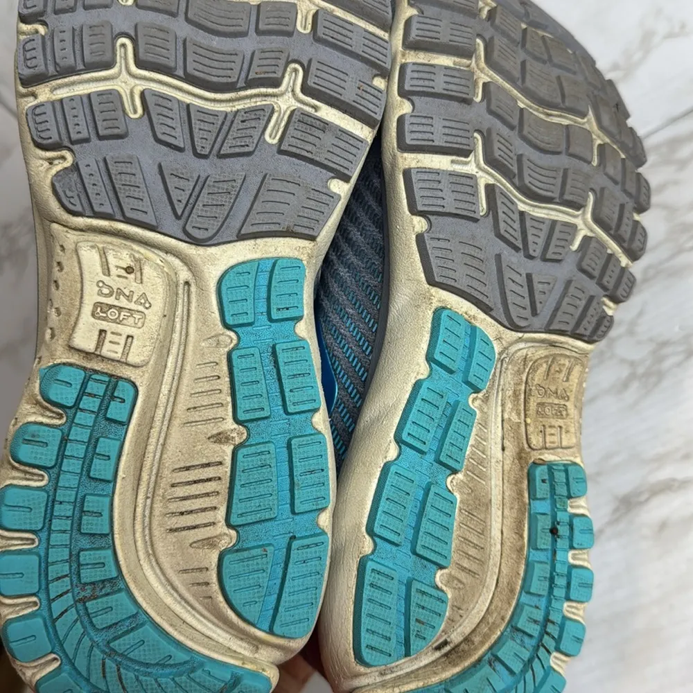 Brooks Ghost 12 Womens 10.5B Blue and gray  Athletic Running Shoes outdoors walk - Image 10