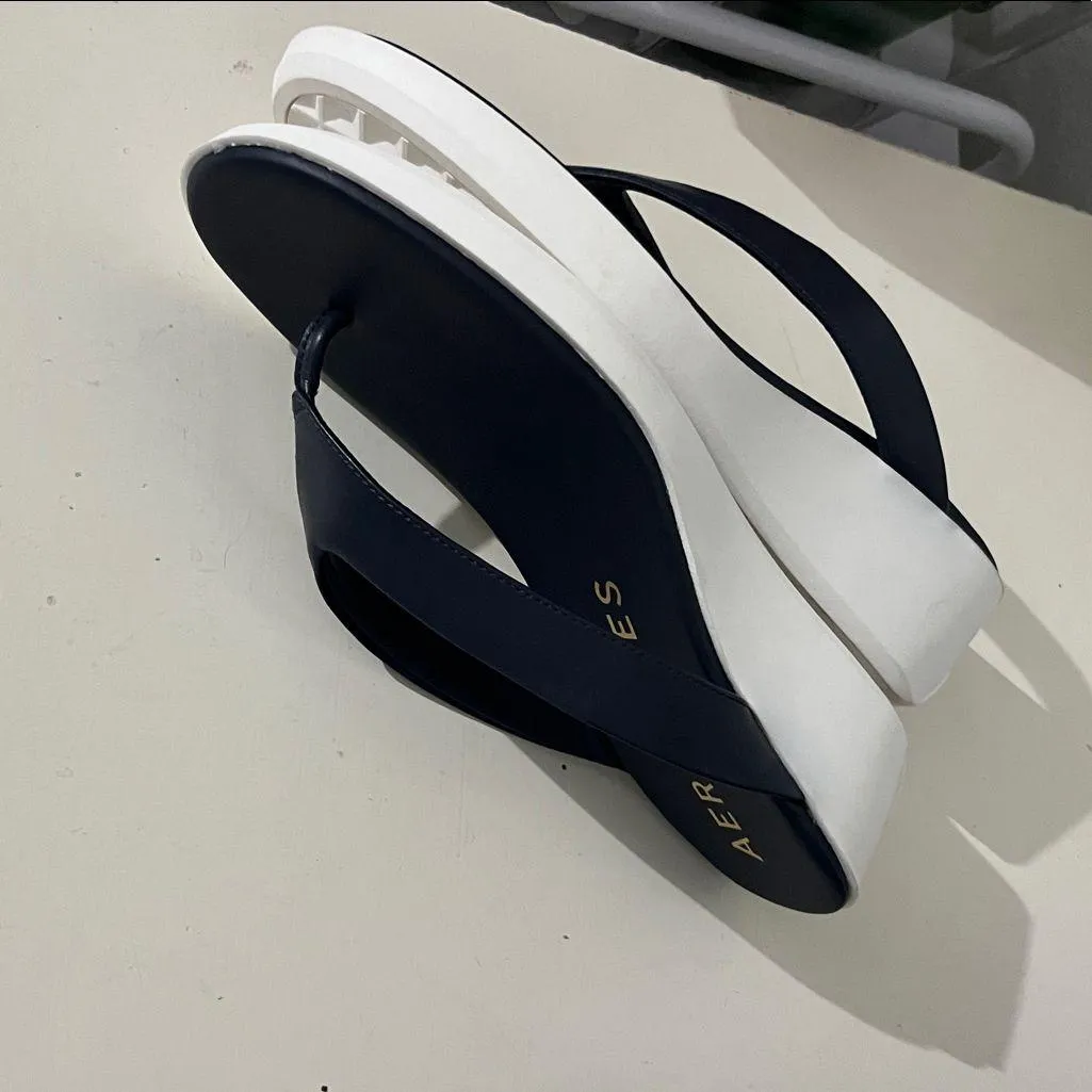 Aerosoles Isha Women’s Flip Flop Wedge Sandal Size 11 Navy Blue White Preppy - Image 6