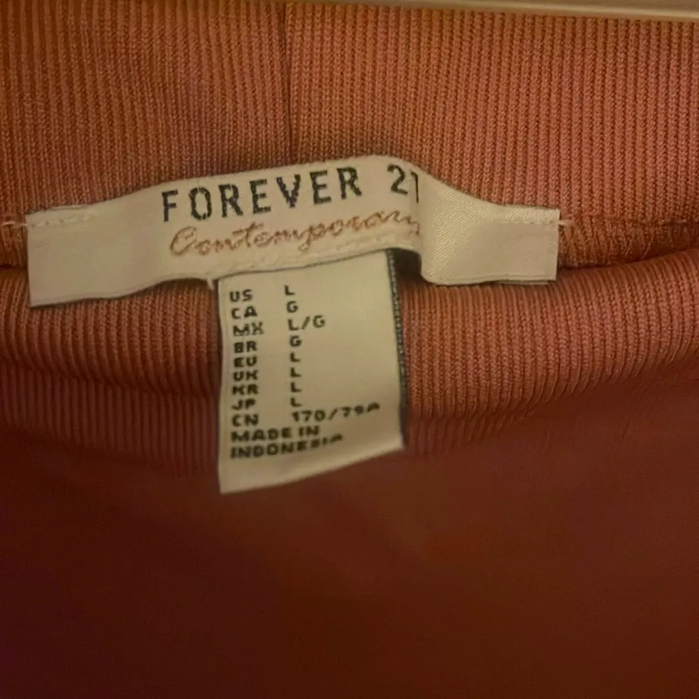 Forever 21 Contemporary Style Pencil Skirt - Image 2