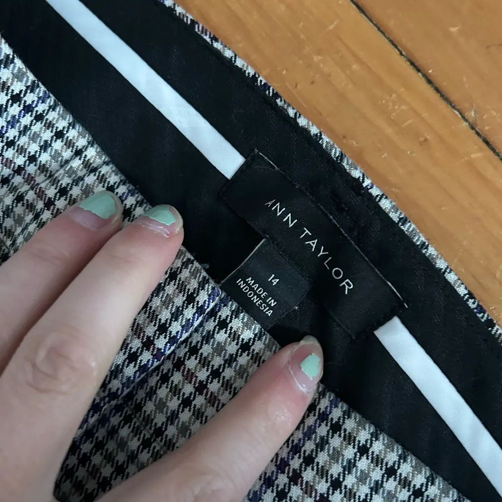 ☀️3/$25 Ann Taylor Women's Black and White Checkered Pants medium trousers - Image 2