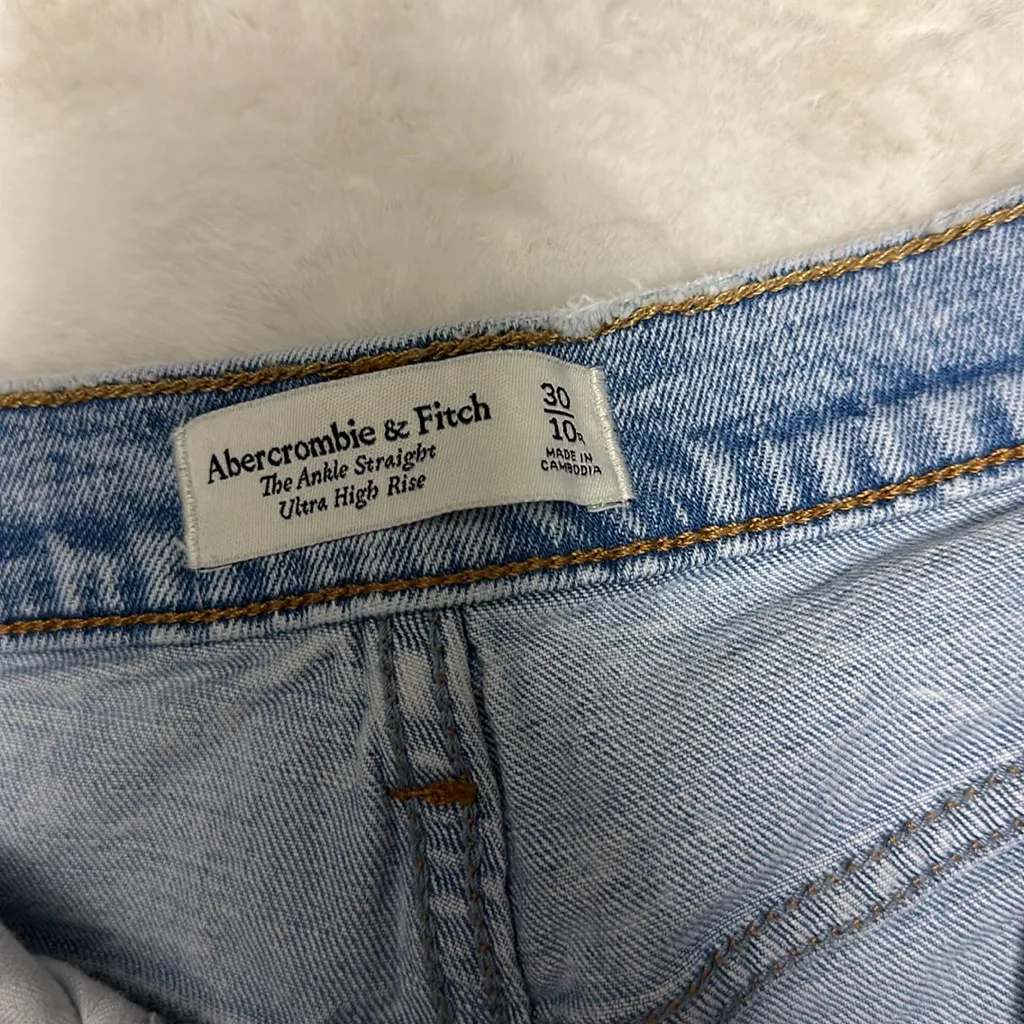 Abercrombie & Fitch Ultra high rise ankle straight jean - Image 3