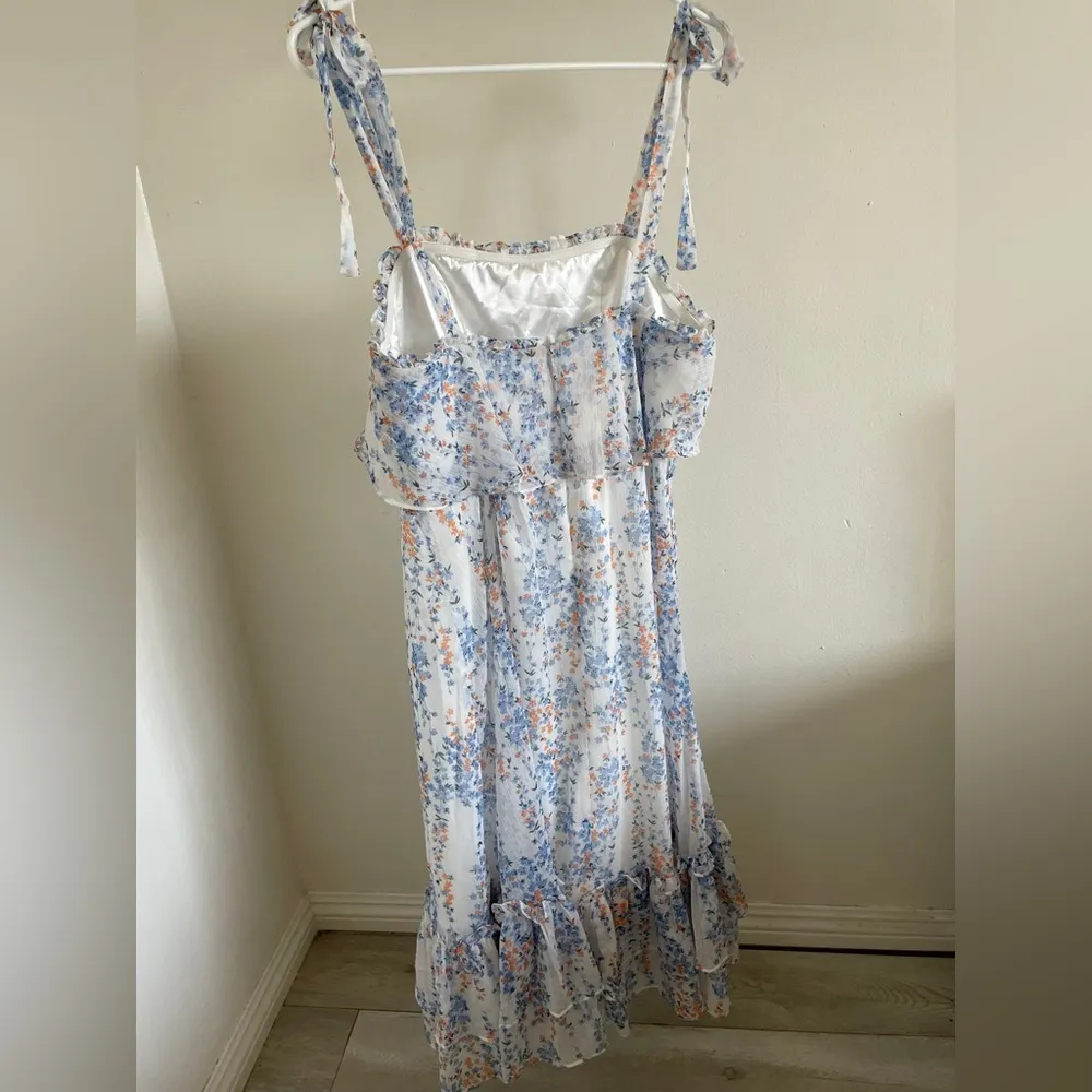 Selfie Floral Chiffon Ruffle Midi Dress Blue/White (NWT) (Large) Blue - Image 2