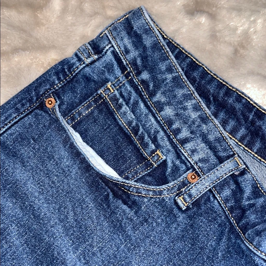 Old Navy Dark Blue Jean Shorts Size 18 - Image 4