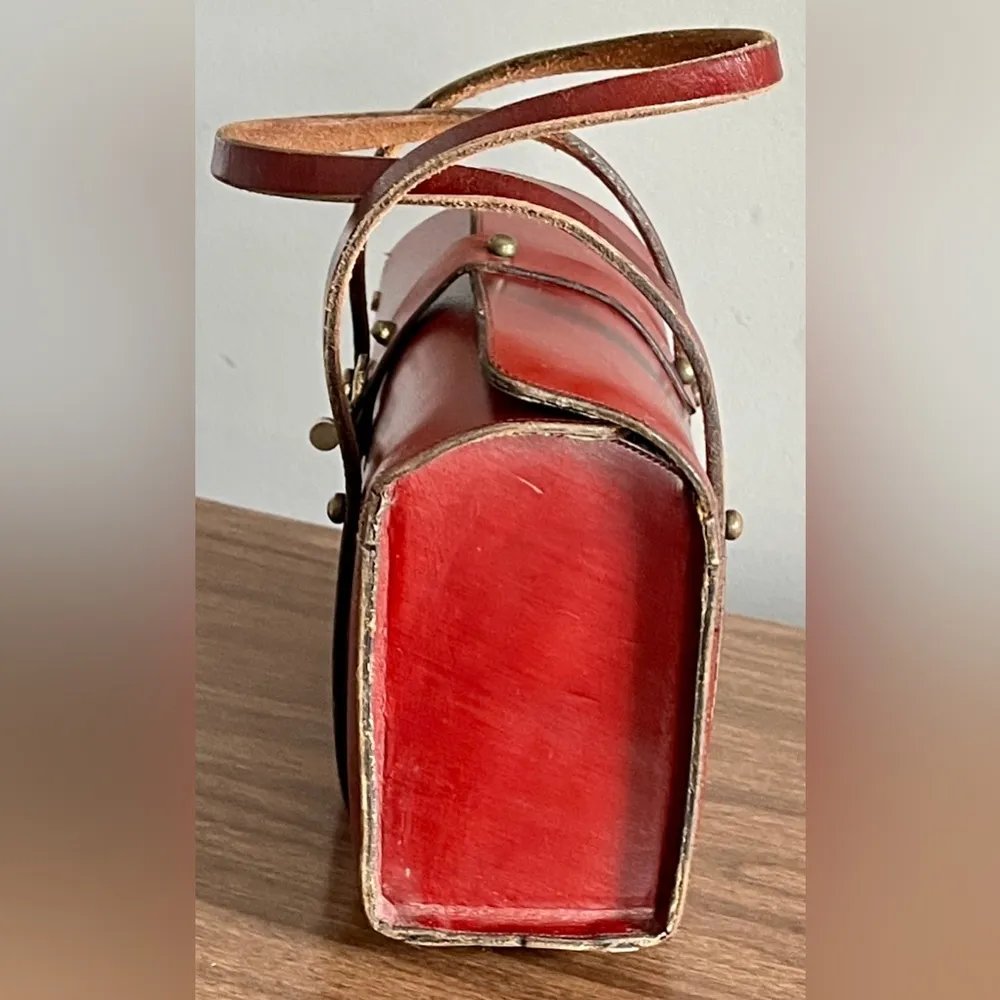 Vintage Etienne Aigner ‘Antic Red’ Leather Turnlock Satchel with Original Tags - Image 4