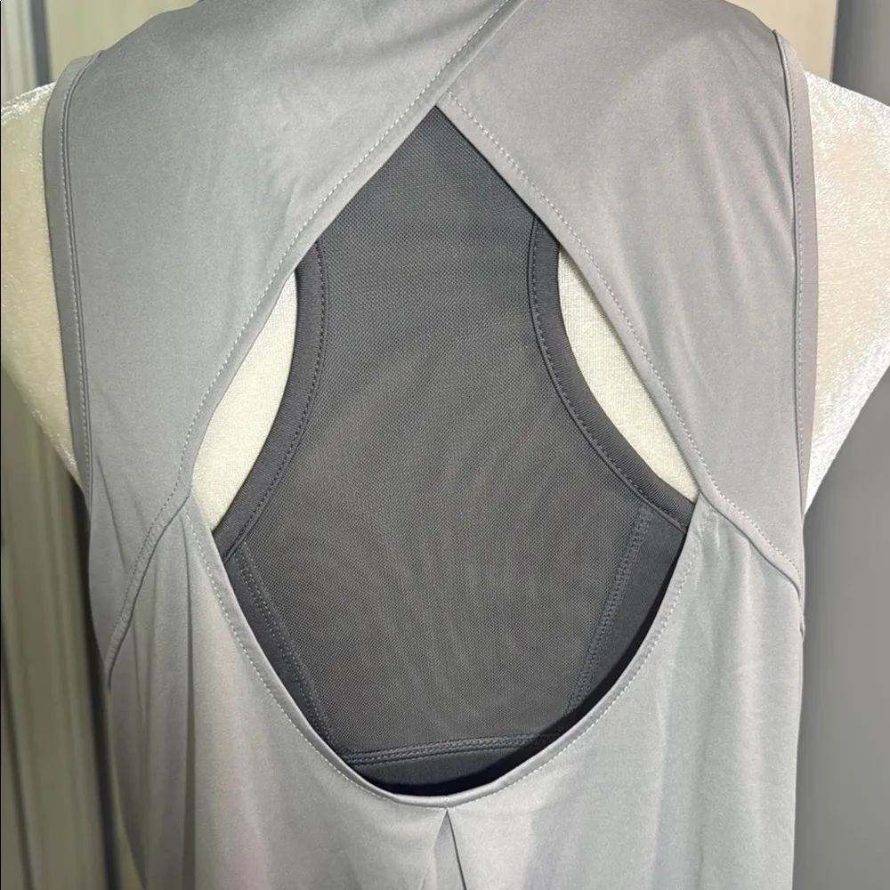 Jockey Gray/Grey Relaxed Cut Out Tank Top with built in sports bra Gray Size L - Image 6