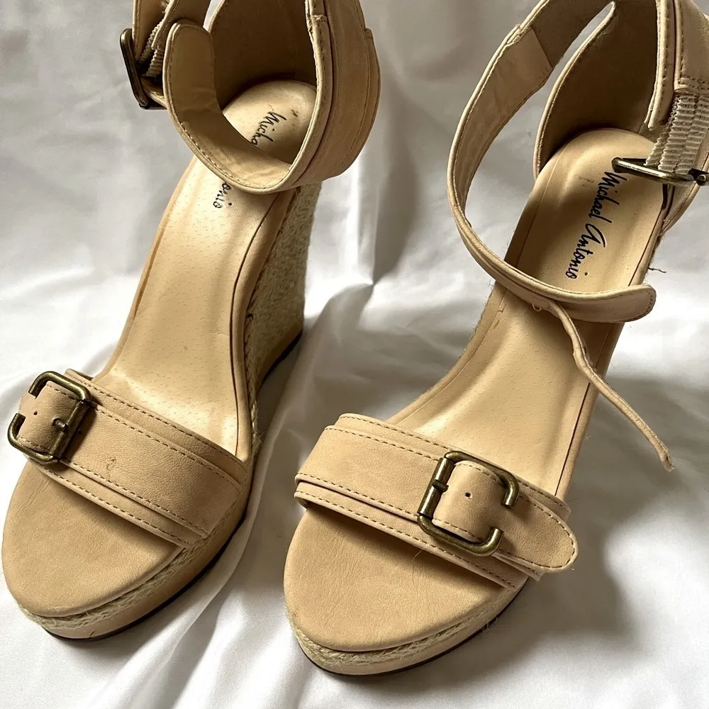 Michael Antonio NWOT.  wedge Sandals size  6.5​ - Image 4