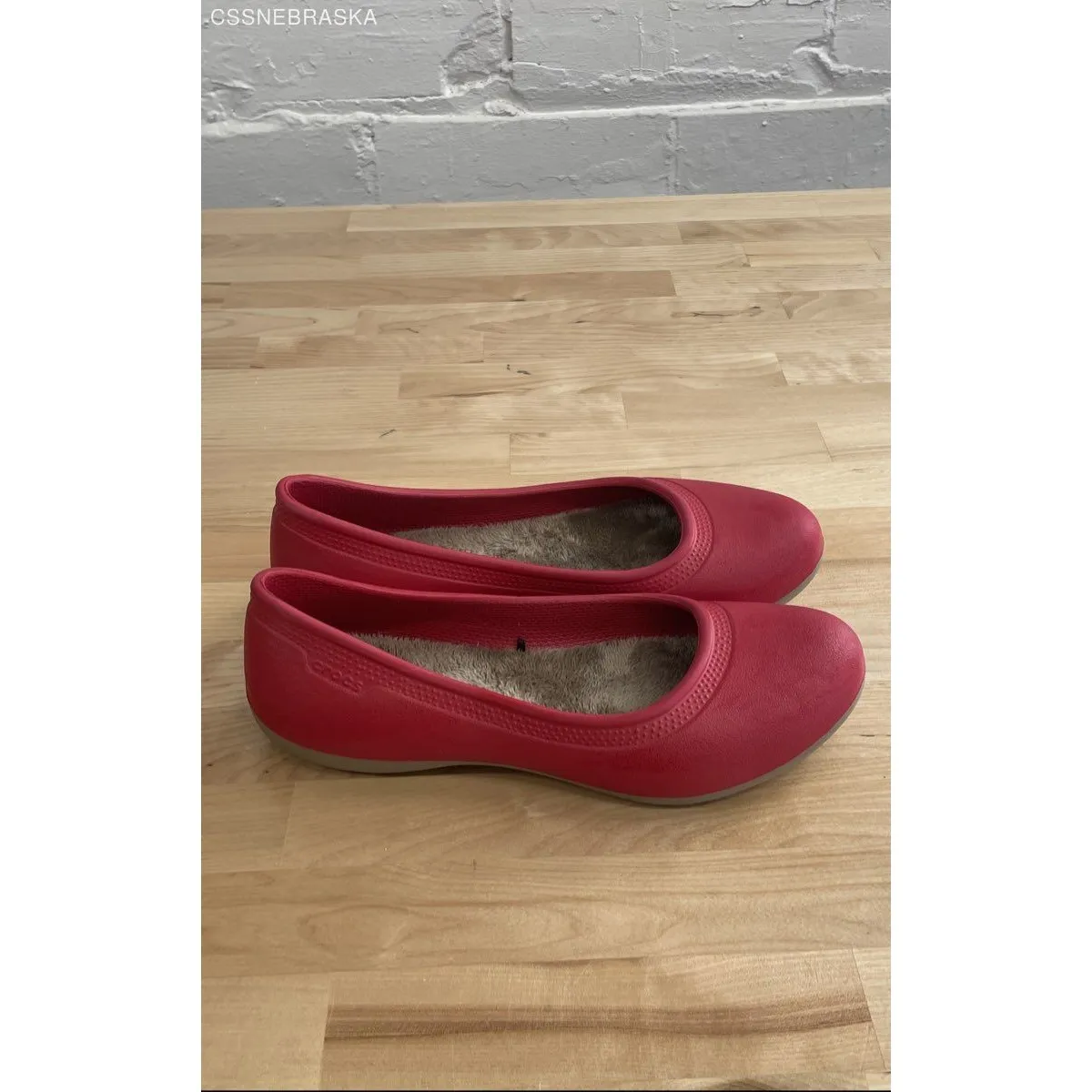 Crocs Red Fur Lined Ballet Flats Slip On Shoes Comfort - Size 7 - Image 4