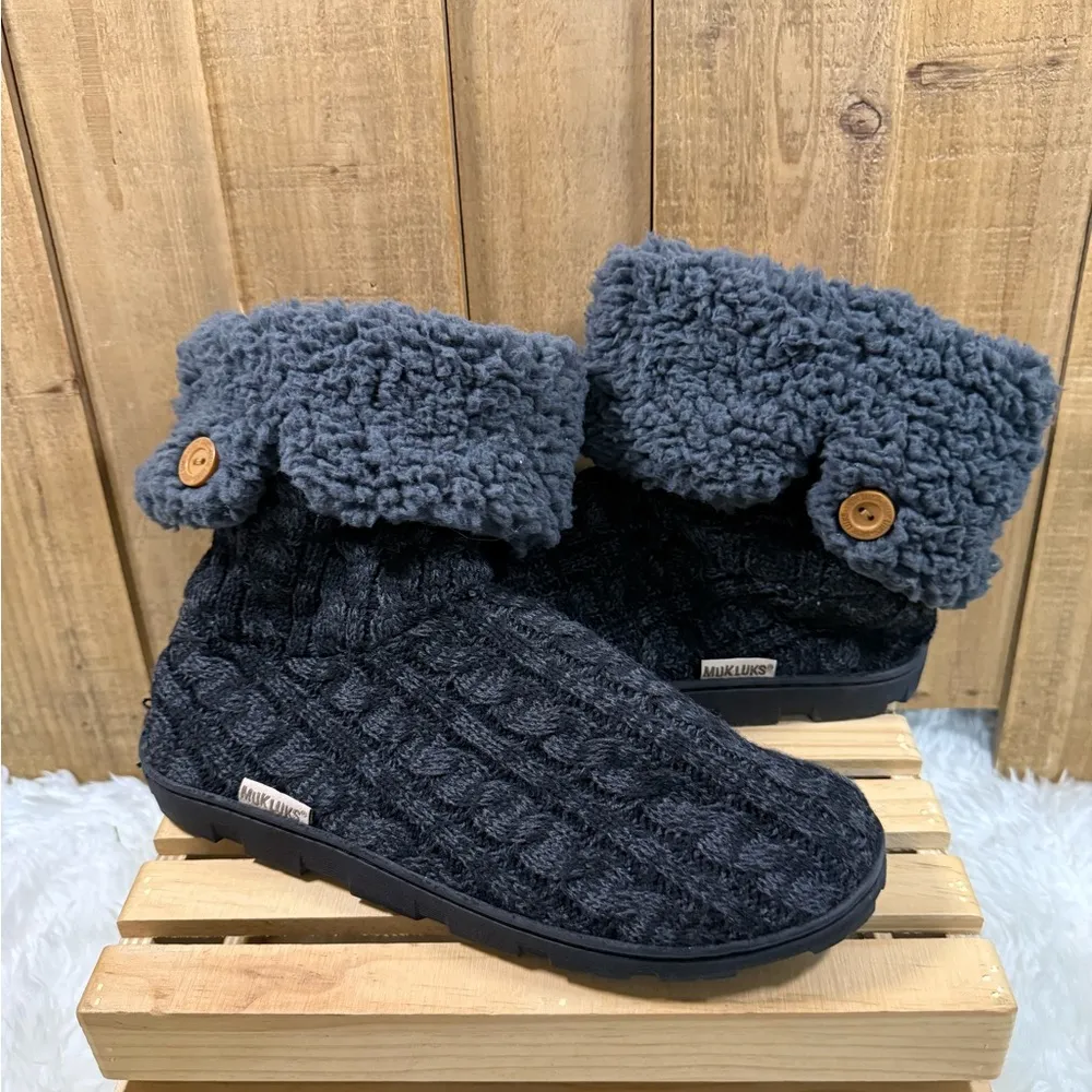 Muk Luks Women’s Sweater Boots Booties Cozy Warm Faux Fur Grey Slip On Sz 11 Gray - Image 2