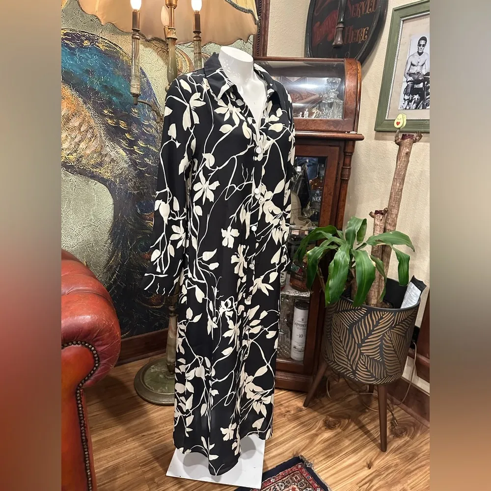 EUC Ellen Tracy Black and White Floral  long Dress - Image 4