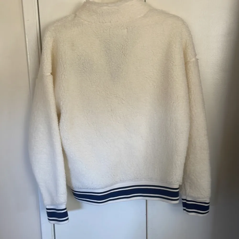 White Sherpa fleece Grayson threads size small - Image 8