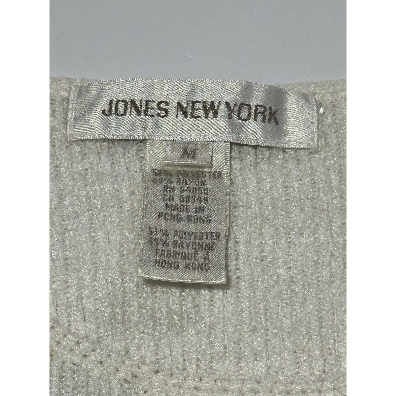 Elegant Jones New York women's short sleeve top, size M - Image 3