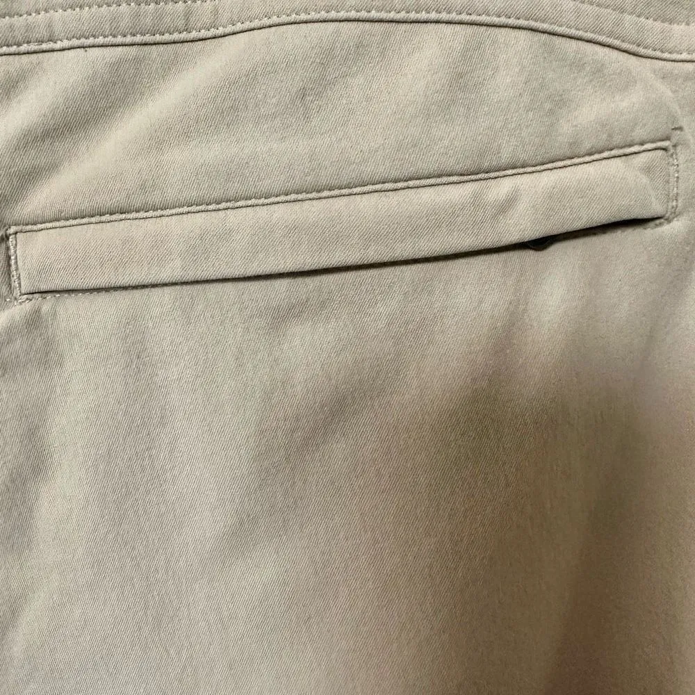 Under Armour khaki performance cropped pants - Image 10