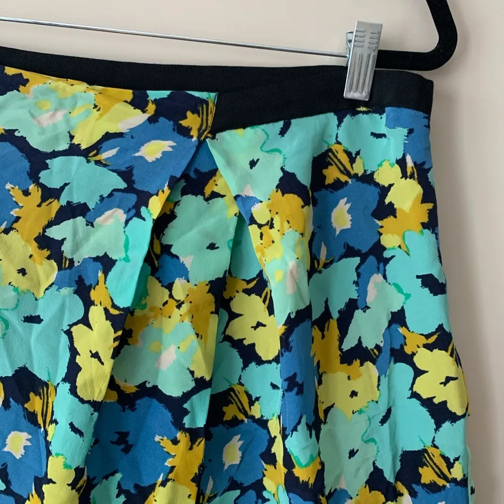 J. Crew Factory Silk Green and Blue Floral Printed Skirt Size 12 - Image 3