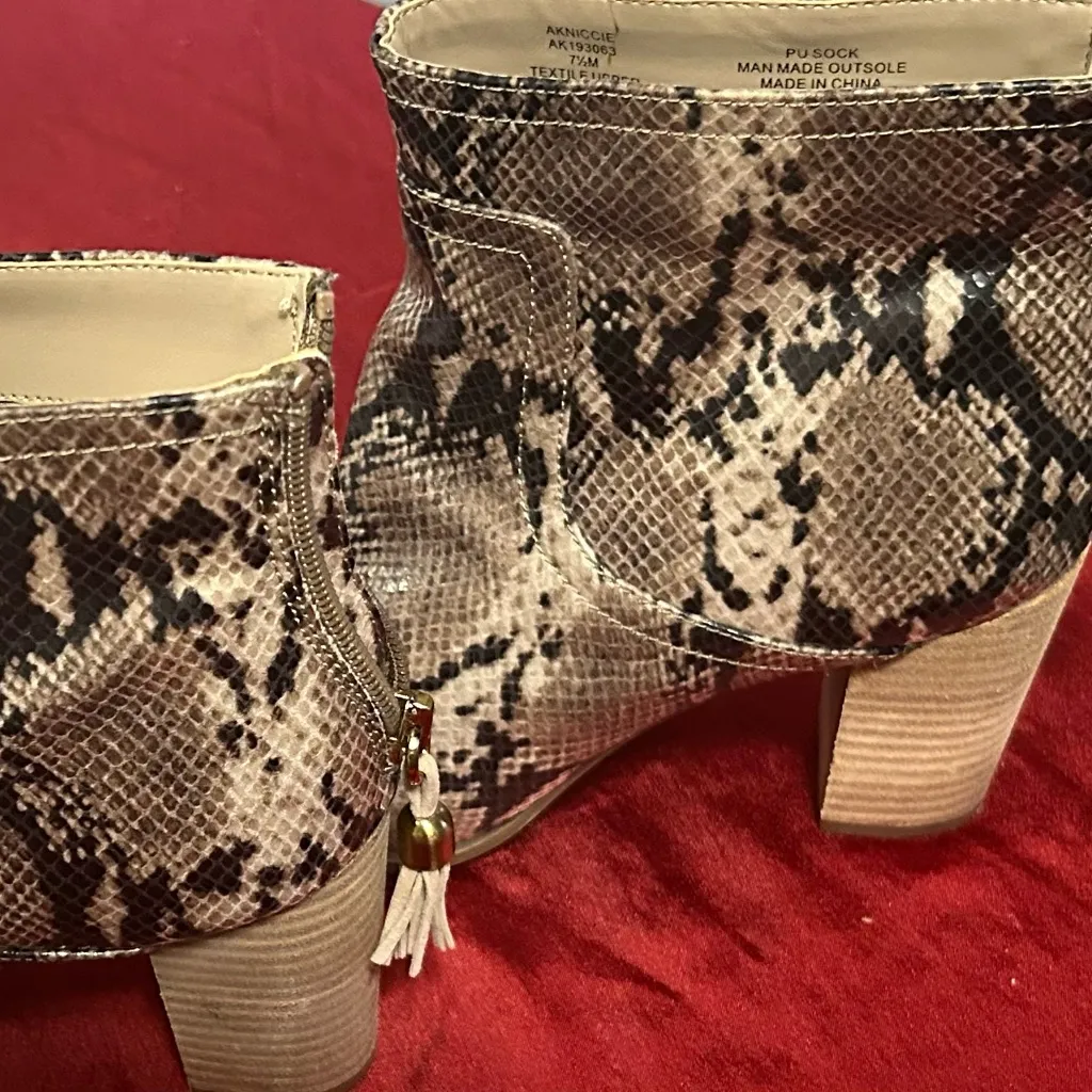 Anne Klein Snakeskin Pattern Ankle Boots -nice/clean-7 1/2 M - Image 3