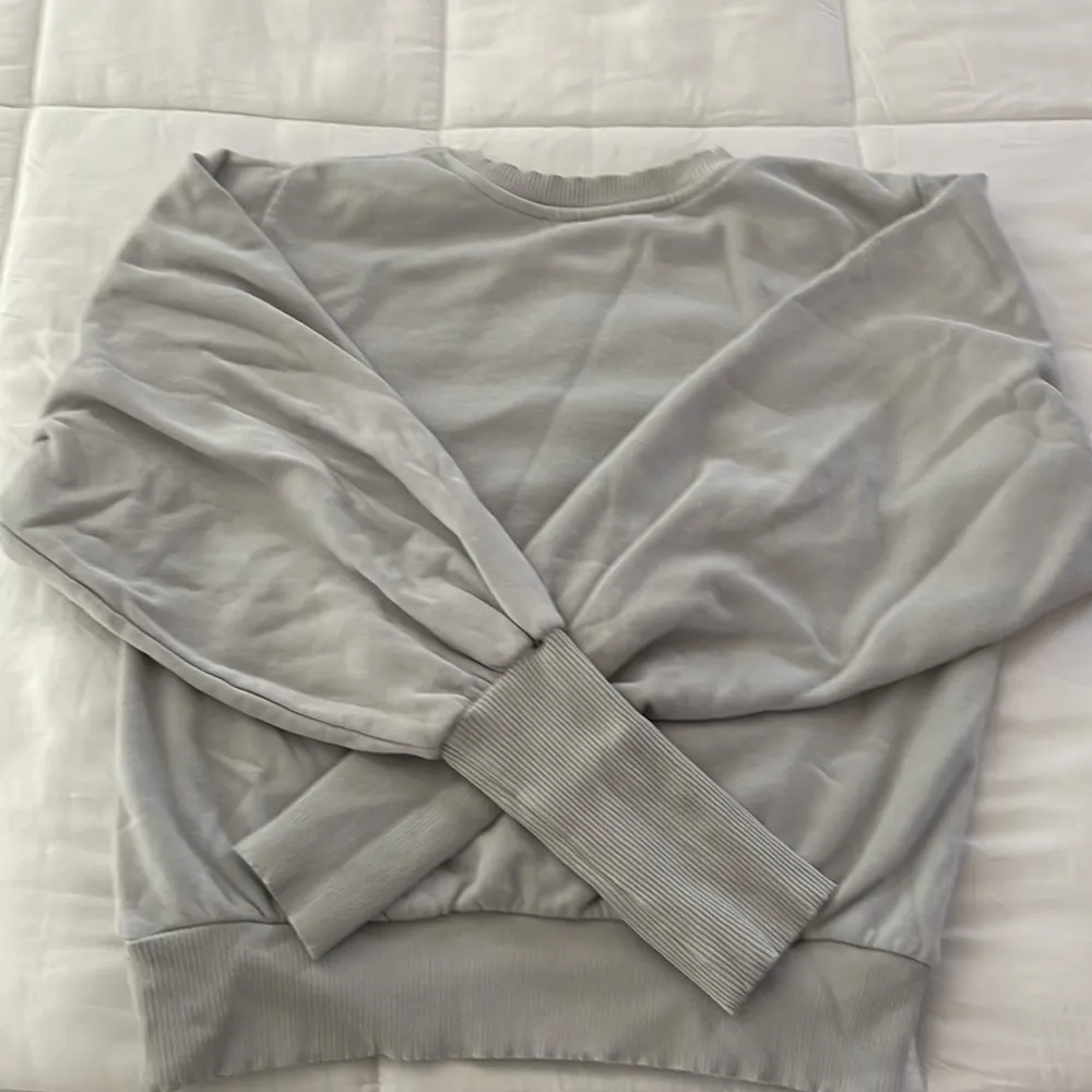 Zara gray sweatshirt size medium - Image 3