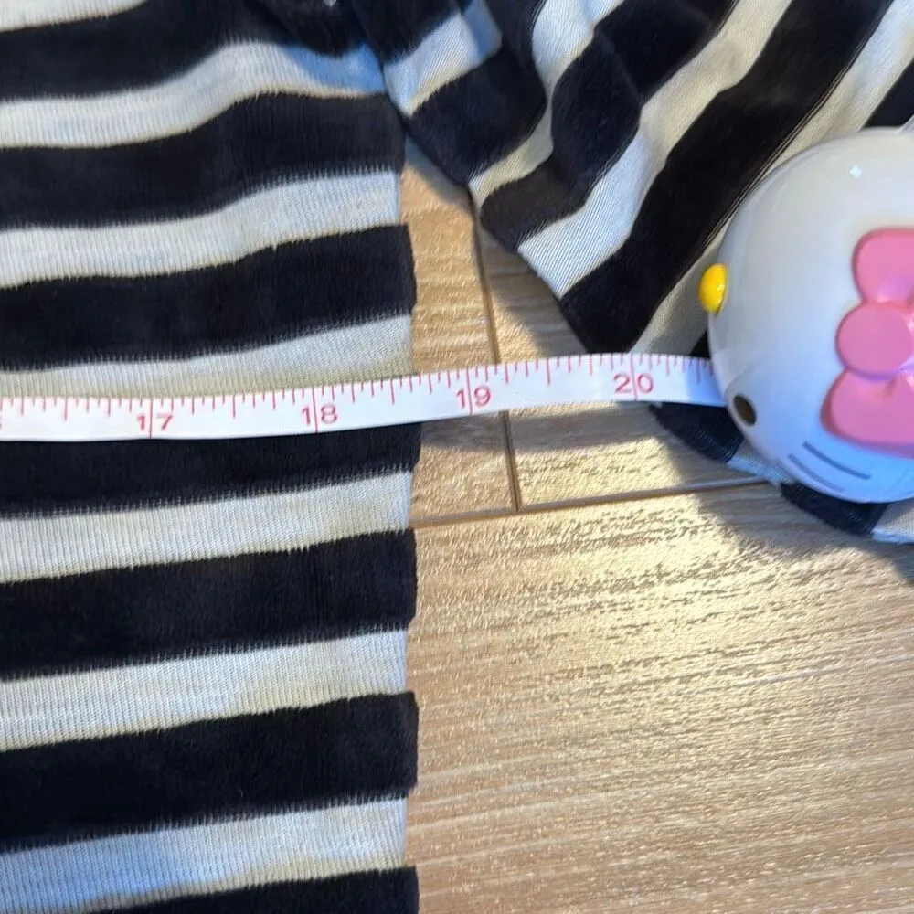 Juicy couture black and white striped long sleeve with gold zipper on back size - Image 4