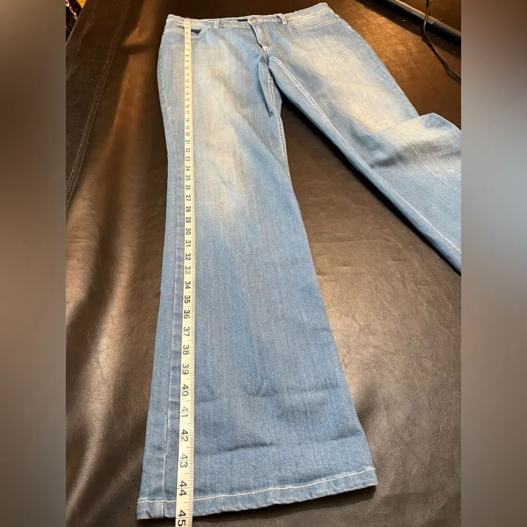 Escada “Kate” Women's Light Blue Boot Cut Jeans Size undefined - Image 14