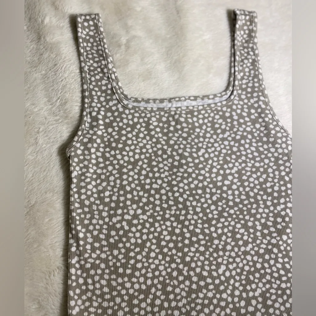Old Navy Sage Spotted Ribbed Tank Top XS EUC - Image 3