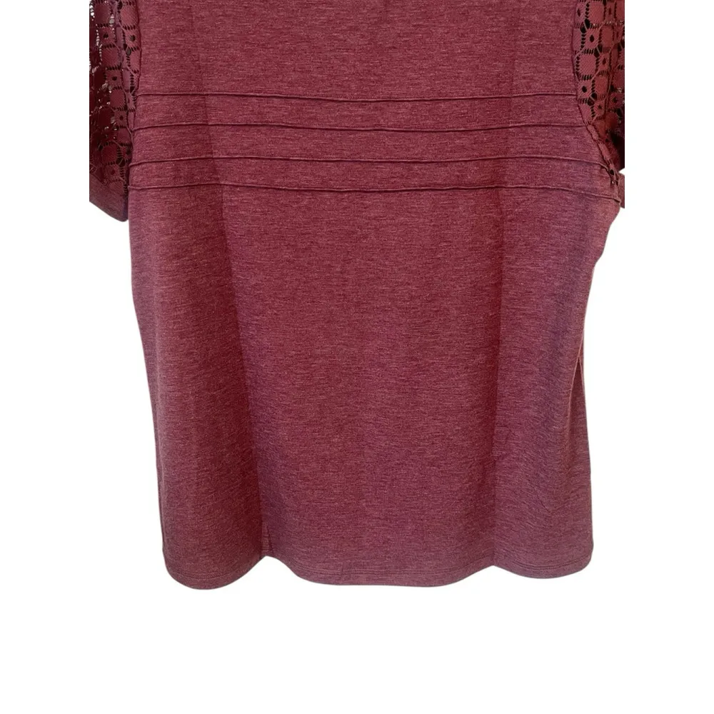Sunbs Blouse Womens Size Medium Burgundy Short Sleeve Lace Detail Round Neck NWT Red - Image 4