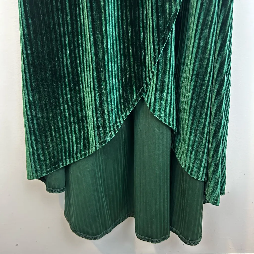 Baltic Born In The Groove Emerald Green Ribbed Velvet Wrap Midi Dress Size Large - Image 8