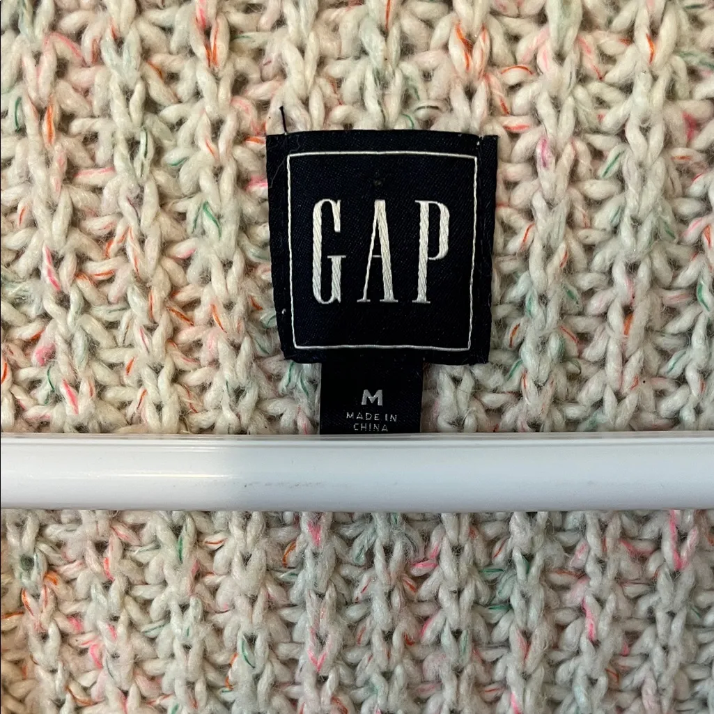 GAP Women's Beige Knit Cardigan - Image 2