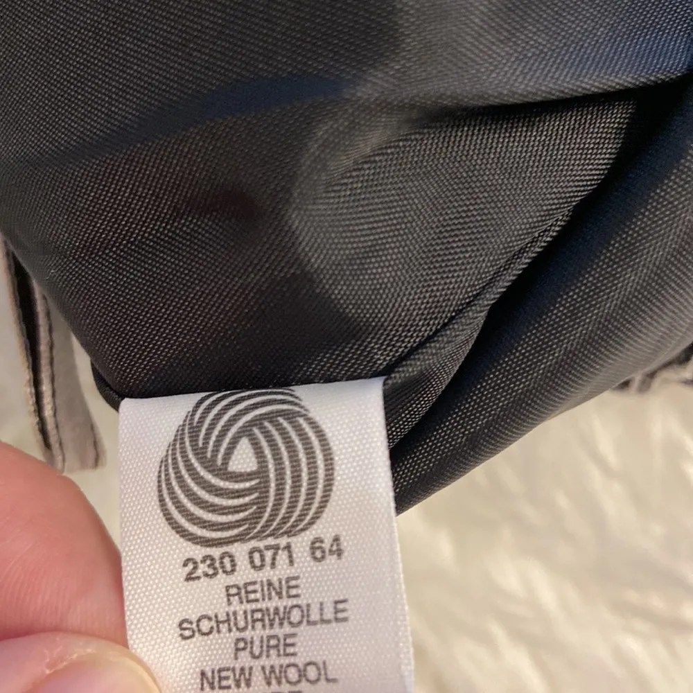 GOLDI X SUIT FOR WOMEN COMES WITH BLAZER AND SKIRT 
SKIRT LENGTH 26”
WAIST 30” - Image 12