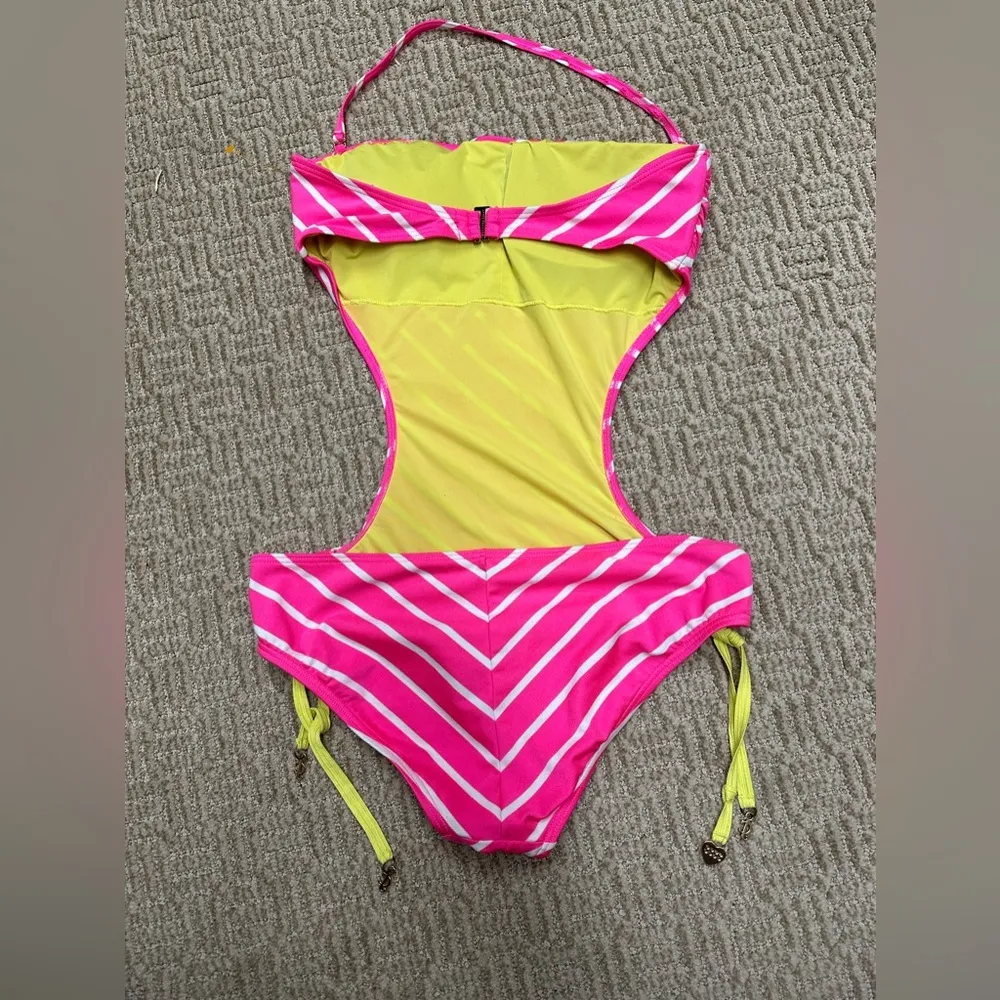 Juicy Couture neon pink/white bandeau monokini one piece swimsuit - Image 3