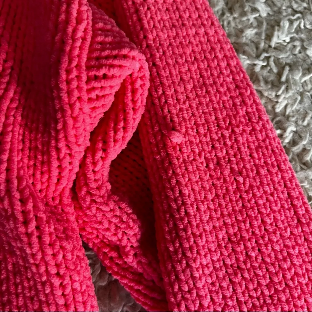 Aerie hot pink knit v neck sweater size large - Image 2