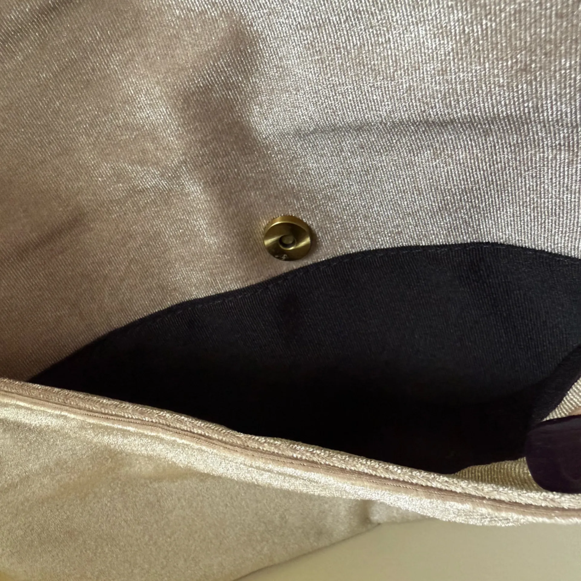 NWT | ANTHROPOLOGIE Augustina Foldover Velvet Clutch Purse Travel Tech Pouch - Image 5