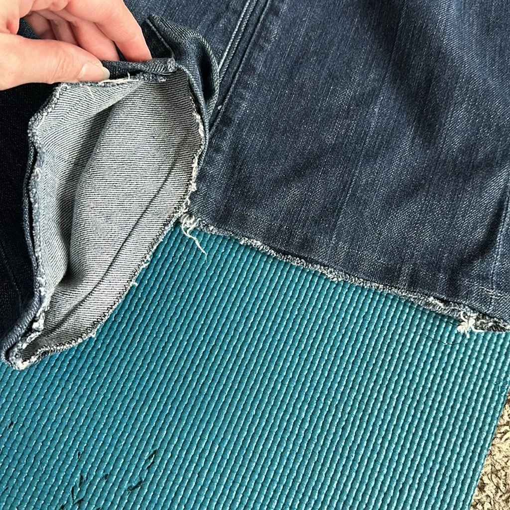 7 for all mankind Bootcut Dark Denim Jeans 26 Hemmed Blue Gray Ivory Embroidered - Image 7