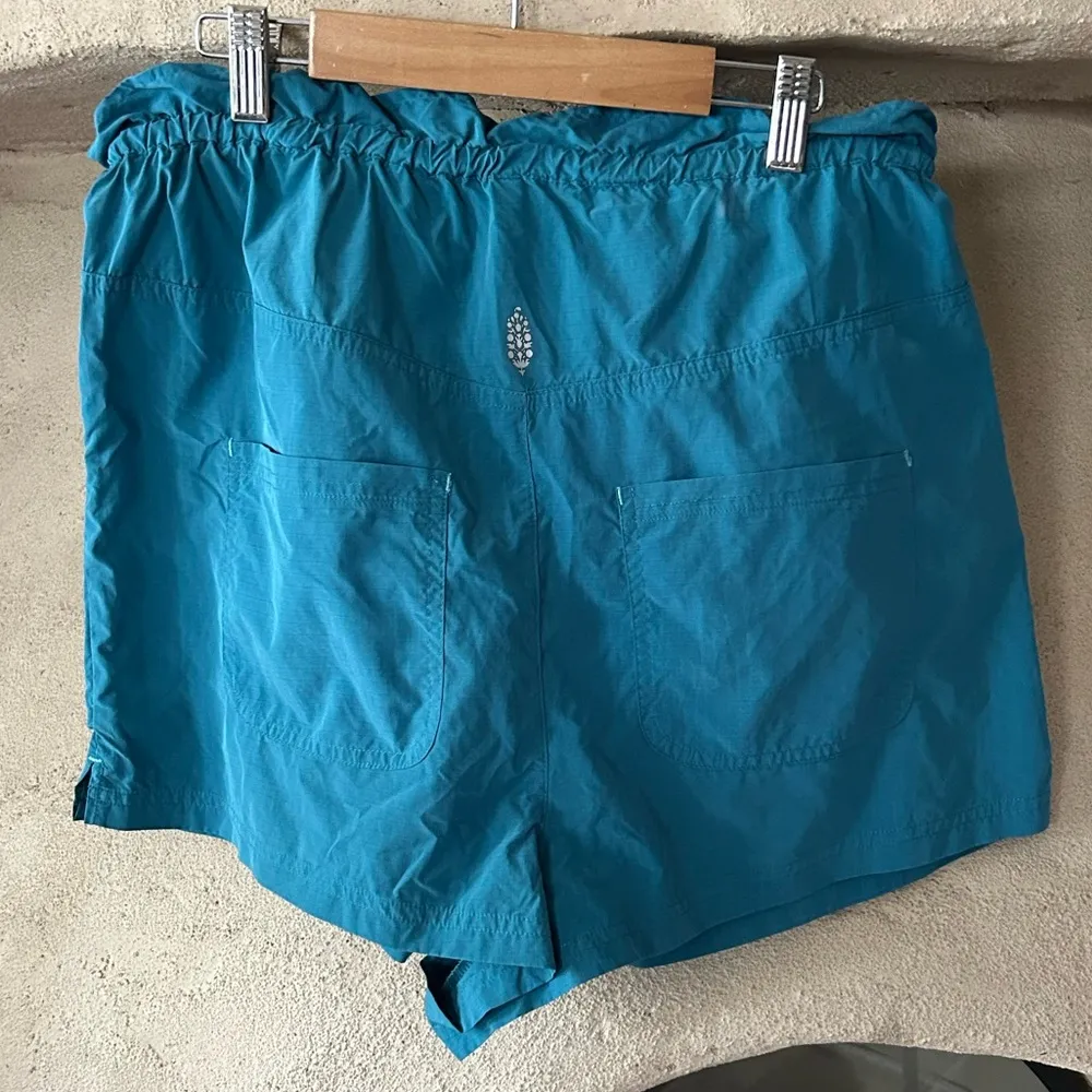 Free People Off The Grid Solid Shorts NWOT Blue Size M - Image 8