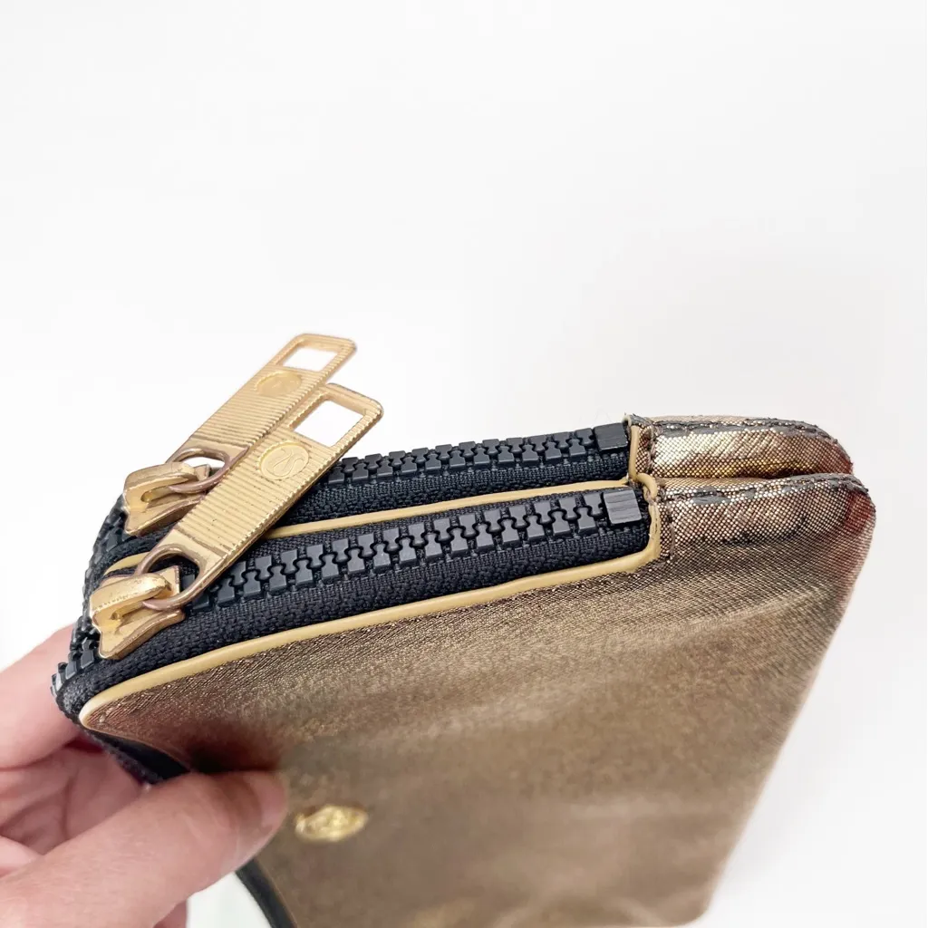 Lululemon Double Up Pouch Wristlet in a Metallic Gold - Image 3