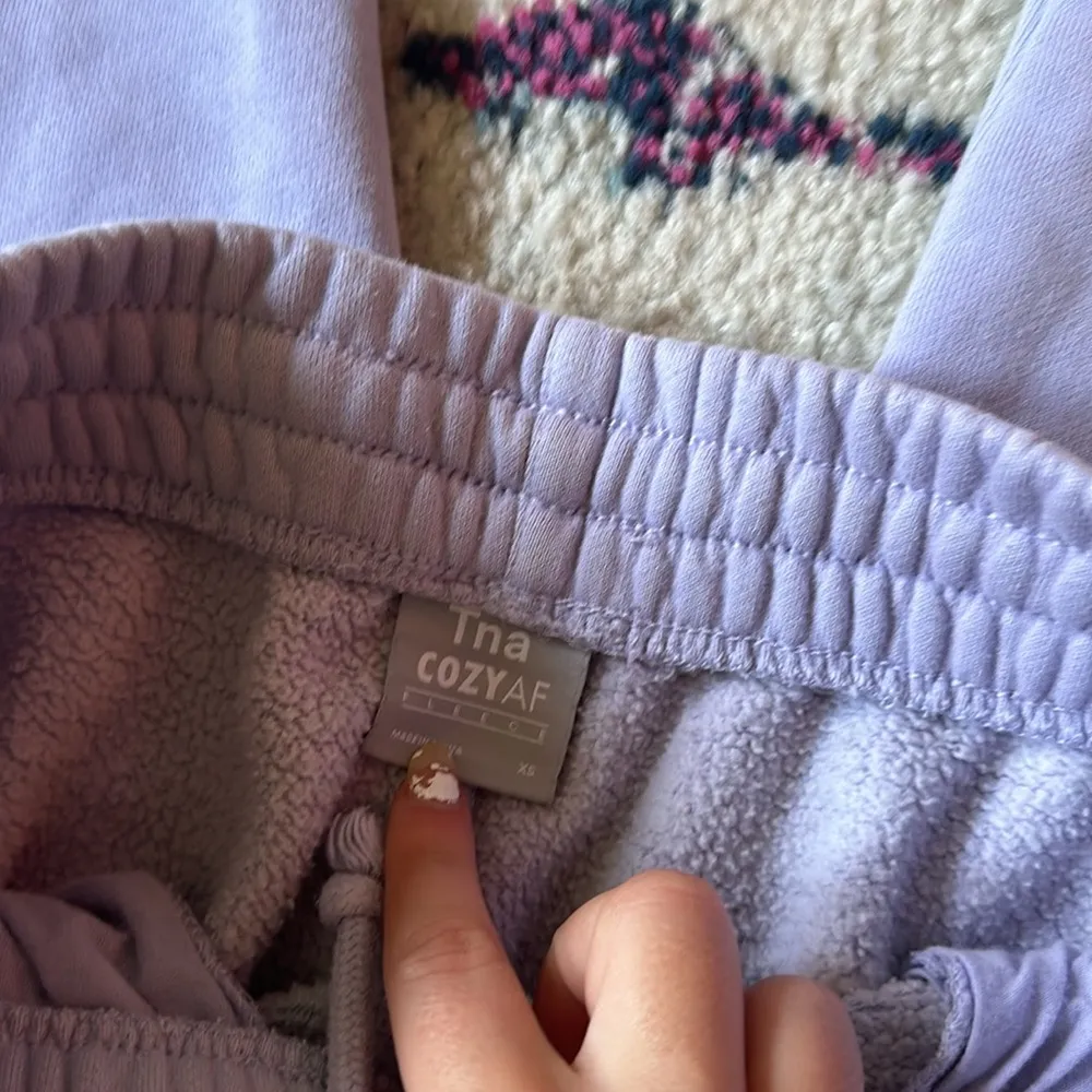 TNA Aritzia COZYAF Fleece Joggers in Purple Size XS - Image 3