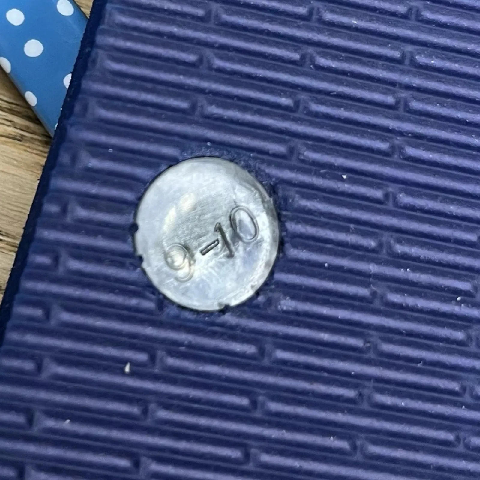 New! Vera Bradley Tropics Tapestry Flip Flops Blue Floral Sandals Women’s 9-10 - Image 4